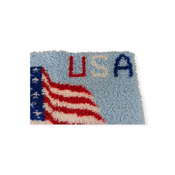 Vintage Handmade Latch Hook Rug USA Flag Patriotic 27" x 20" - Picture 5 of 9